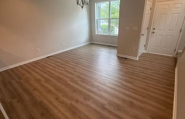 Beautiful Two Story Townhome Gallery 3