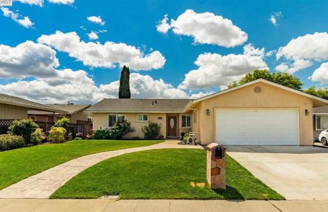 1548 Hollyhock Street - 1548 Hollyhock Street, Livermore, CA 94551