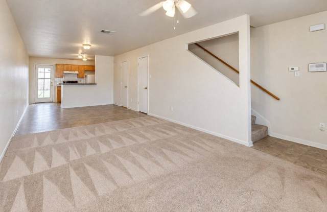 102 E Robin Ln Gallery 2