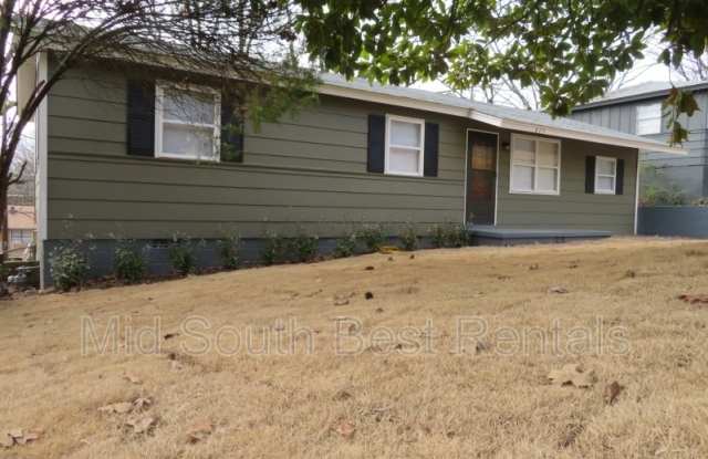 413 Lindenhurst Dr photos photos