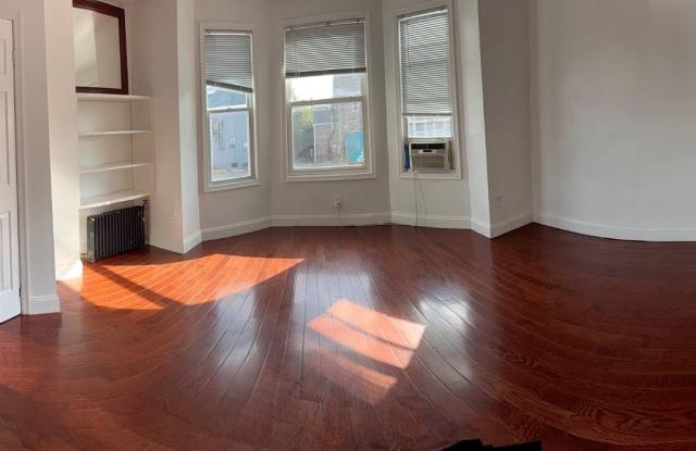 3956 N 7TH Street Gallery 2