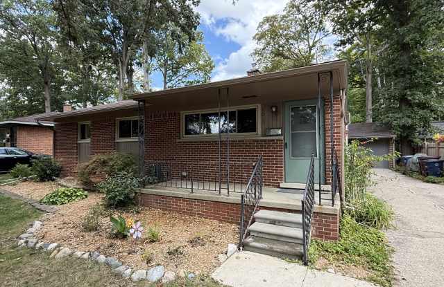 1018 Western Drive photos photos