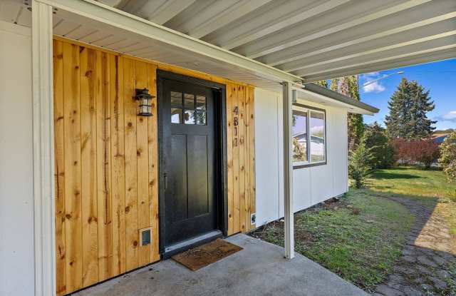 Renovated 3-Bed Rambler in Lakewood | Private Yard  10 Mins to JBLM! photos photos