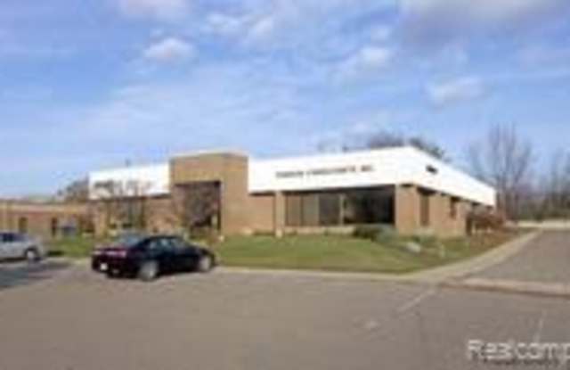 28124 ORCHARD LAKE Road Gallery 3