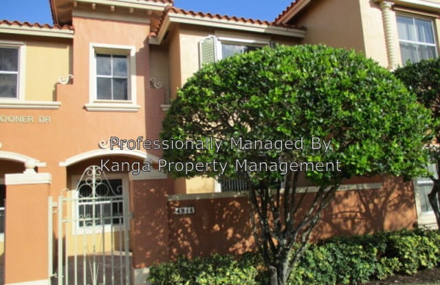 4914 Schooner Dr - 4914 Schooner Drive, Dania Beach, FL 33312