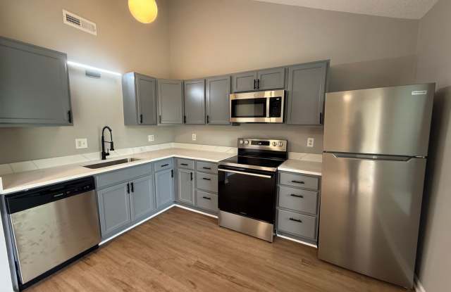 Coming soon ~ Charming 2 Bed, 1 Bath Duplex in Spring Hill, KS! photos photos