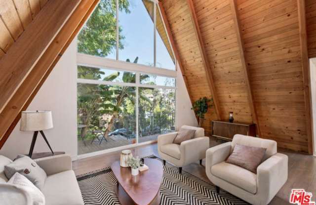 3237 Kelton Ave - 3237 Kelton Avenue, Los Angeles, CA 90034