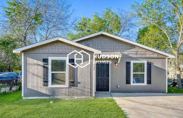 528 East New Braunfels Street photos photos