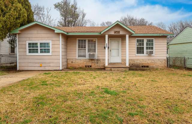 924 N Tabor Ave photos photos