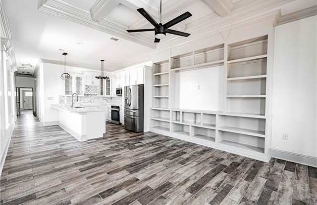 8513 PALMETTO Street Gallery 4