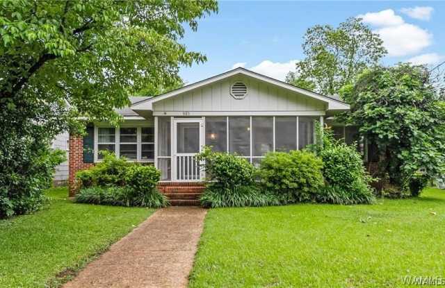 1613 2nd Avenue photos photos