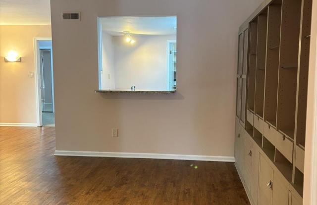303 MOUNTAINVIEW Drive Gallery 3