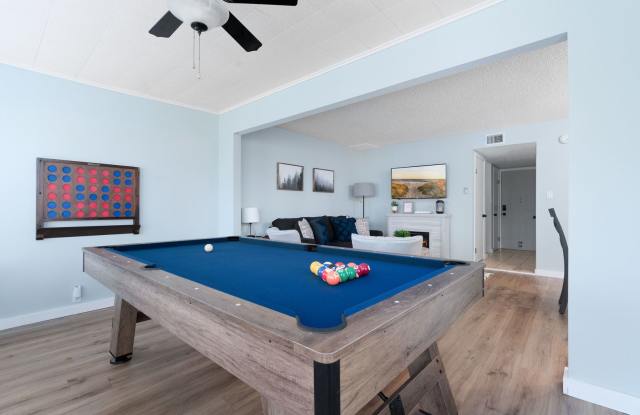 Desoto Courts | Townhome | Furnished Gallery 4