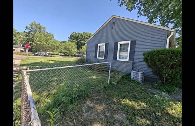 1942 Emerson Ave Gallery 4