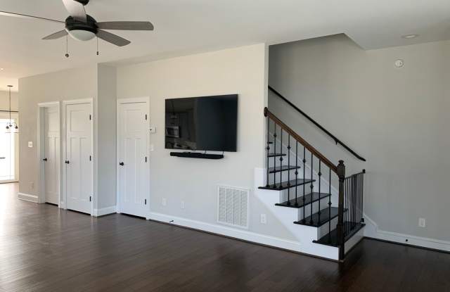 Cornerstone Townhomes-Convenient Timberlake Area Gallery 3