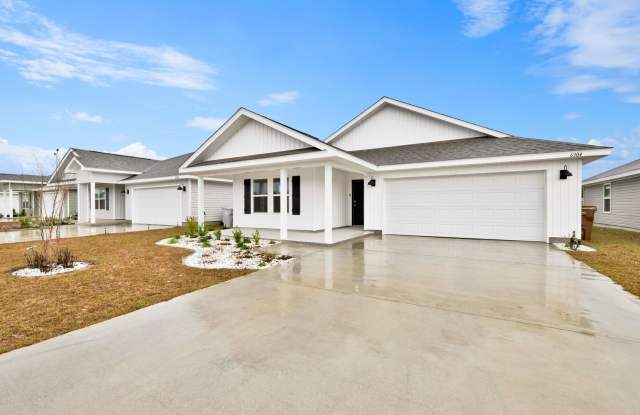 Spacious 5 Bedroom Home with Community Pool photos photos