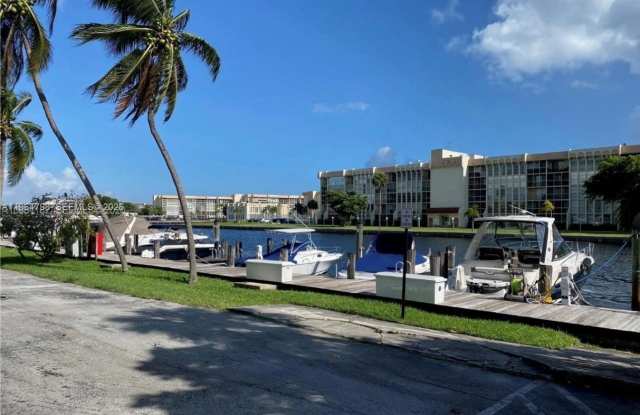 2000 Atlantic Shores Blvd photos photos