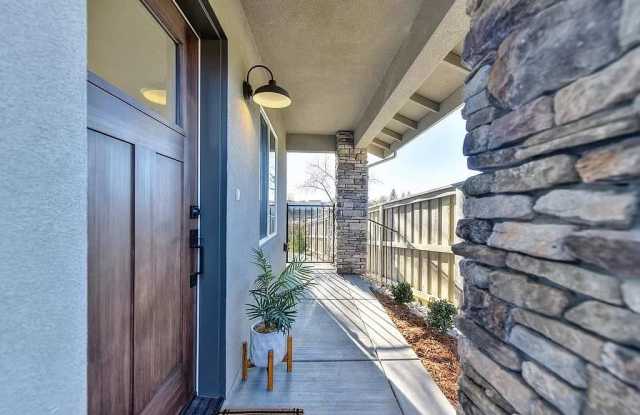2754 Commons Pl Gallery 1
