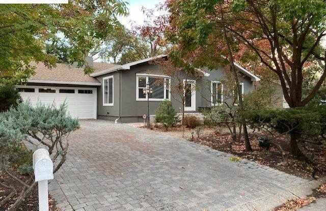 105 Roberta Ave photos photos