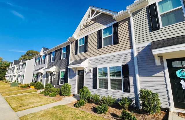 Downtown Greenville - Hampton Townes - Newer Built 3BR/2.5 BA Townhome Convenient to Downtown Greenville and Minutes from the Swamp Rabbit Trail! Gallery 2