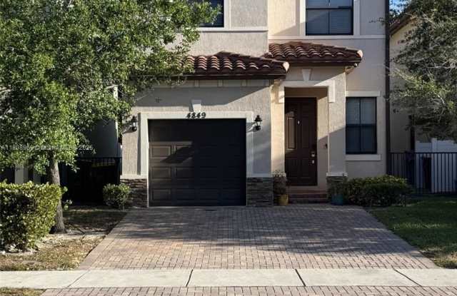 4849 NW 57th Ct photos photos