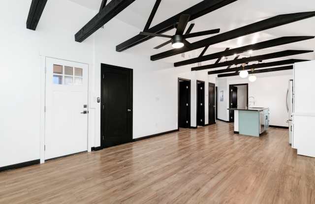 3528 Madison Avenue Gallery 2