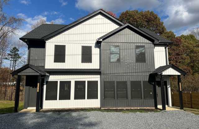 Gorgeous townhome on Candlers Mt! Close to LU. photos photos