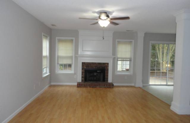 403 Stonecreek Drive Gallery 2