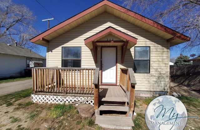 220 Castleford St W photos photos