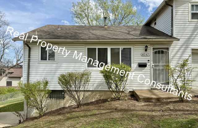 Charming 2 Bedroom Duplex - 4747 Euclid Avenue, Kansas City, MO 64130 Charming 2 Bedroom Duplex - 4747 Euclid Avenue, Kansas City, MO 64130