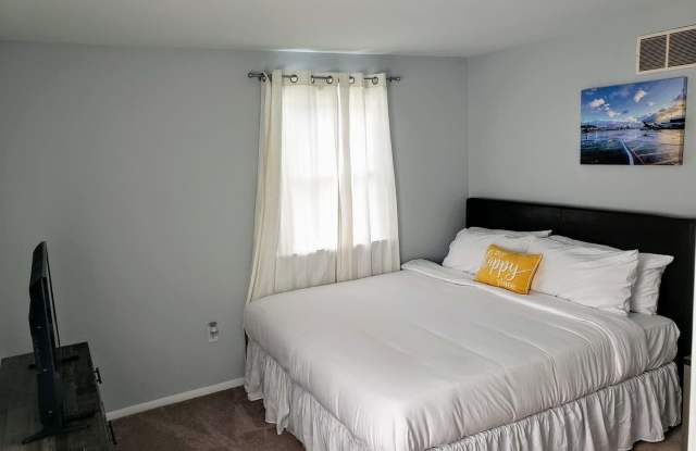 Ambient 5BR House in Pasadena Gallery 3