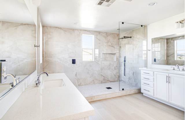 INSPIRADA- HEATED POOL- SOLAR- EV CHARGING- NEWLY REMODELED- 1ST LVL BED & BATH- 4 BED PLUS DEN/OFFICE & LOFT Gallery 4