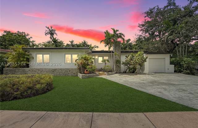 3128 Coconut Grove Dr photos photos