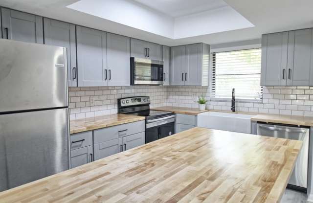 Gorgeous New Remodel! Pine Haven Condo in Bonita Springs! photos photos