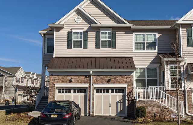 102 AUTUMN LANE - 102 Autumn Lane, Somerset County, NJ 08558