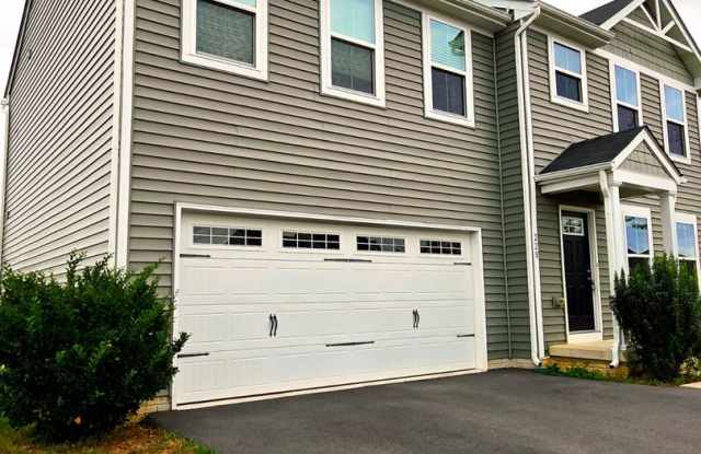 4 Bed, 2.5 Single Family Home in Bunker Hill, WV Gallery 3