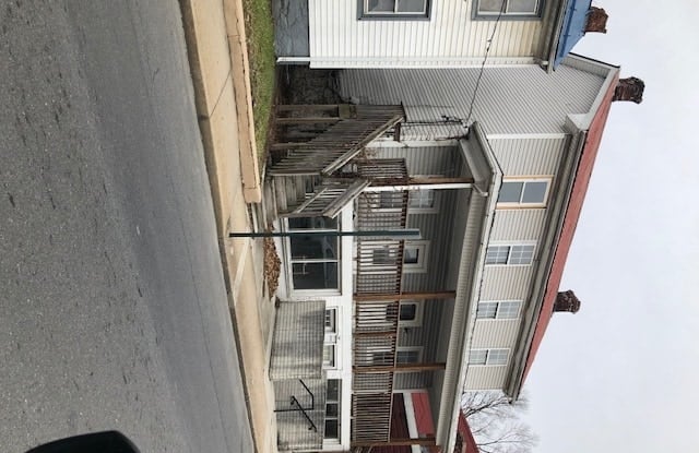 558 North Queen Street - 558 North Queen Street, Martinsburg, WV 25404