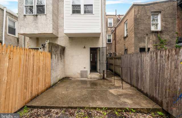 1631 N BOUVIER STREET Gallery 3