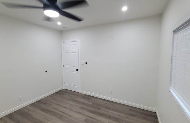 7674 Whitsett Avenue photos photos