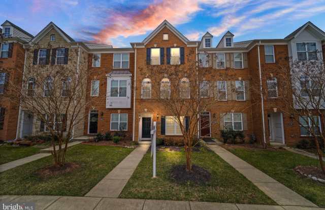 43145 WHELPLEHILL TERRACE - 43145 Whelplehill Terrace, Loudoun Valley Estates, VA 20148