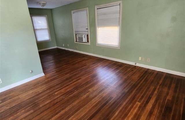 4429 Cherry Street Gallery 2