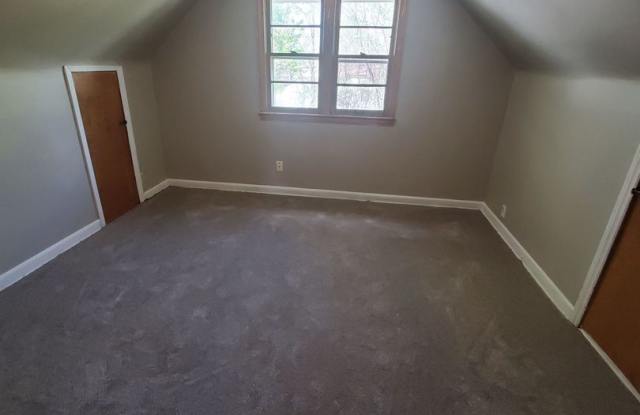 4 Bedroom Single Family Gallery 4