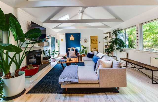 8 Wooded Oak Lane Gallery 3