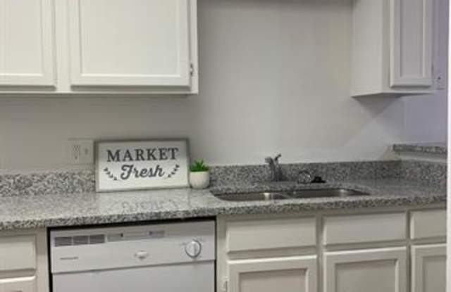 103 S Las Vegas Trail - 103 S Las Vegas Trl, White Settlement, TX 76108