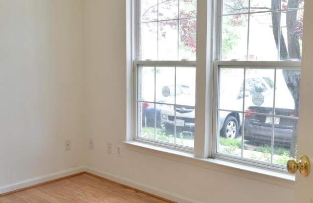 2542 BANSHIRE DRIVE Gallery 3