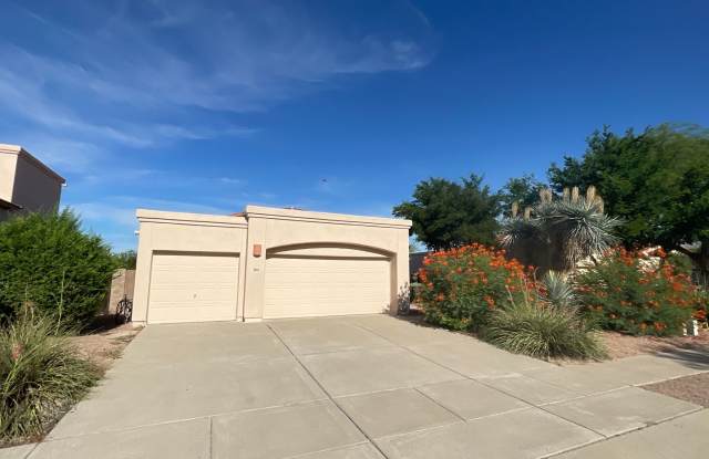 Great northeast location on cul-de-sac, 3 car garage photos photos