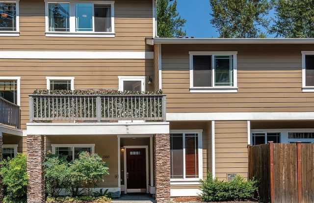 Gorgeous Townhome in Bothell 3bed/3bath Gallery 1