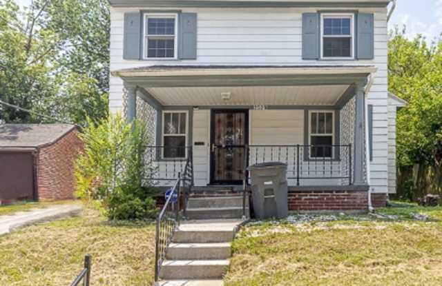 "COMING SOON" Spacious 3 Bedroom 1.5 Bath Located Near "University of Toledo" photos photos