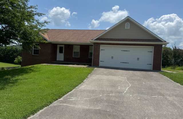 Seymour 37865 - 3 Bedroom, 2 Bath Home with a 3-Car Garage - Contact Lisa Vineyard and Shannon Russell (865) 216-9334 photos photos