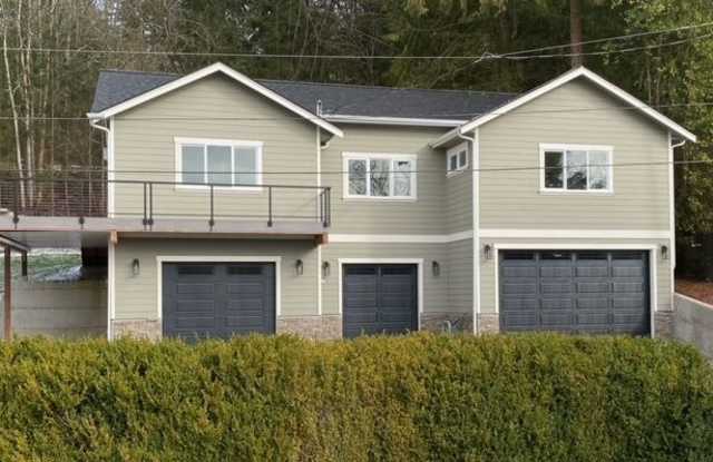 2105 Dellesta Drive photos photos